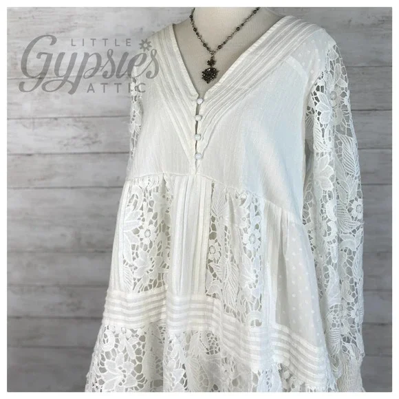 POL Romance in Lovely Lace Dress - Picture 4 of 12